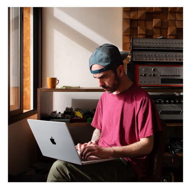 Apple MacBook Pro (2023) - 1 To SSD - 32 Go de RAM - écran Liquid Retina XDR 14 pouces - puce Apple M2 Max - CPU 12 cœurs - GPU 38 cœurs - Garantie 12 Mois ( Livré sous 2 semaines )