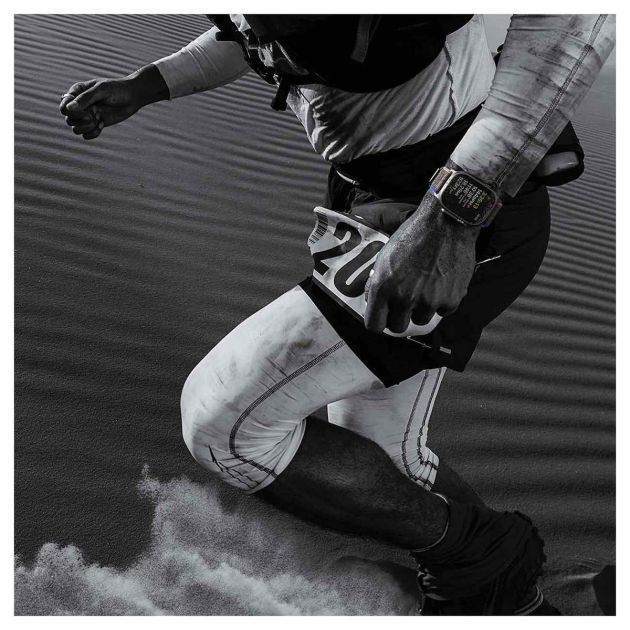 Apple Watch Ultra - GPS + Cellular 49mm - Smart Watch w/Rugged Titanium Case - 12 mois de garantie